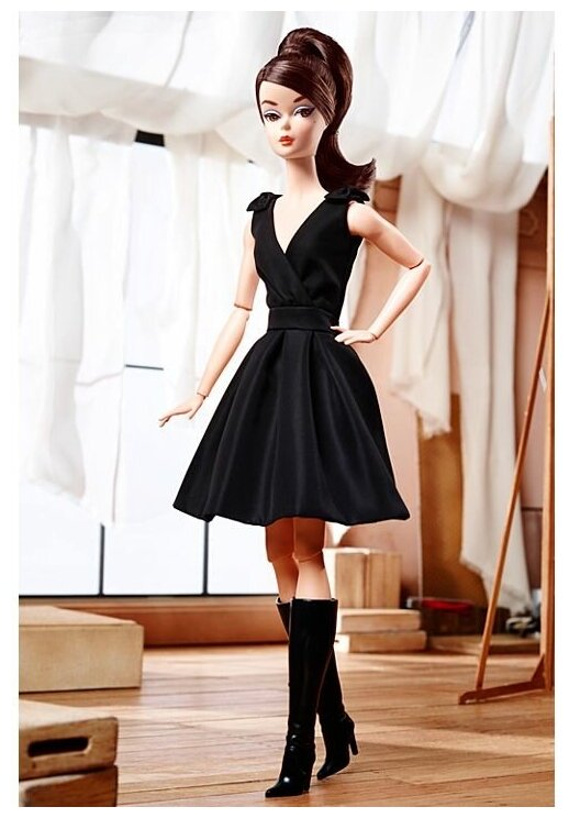 Кукла Barbie Classic Black Dress Brunette (Барби Классическое черное платье брюнетка)