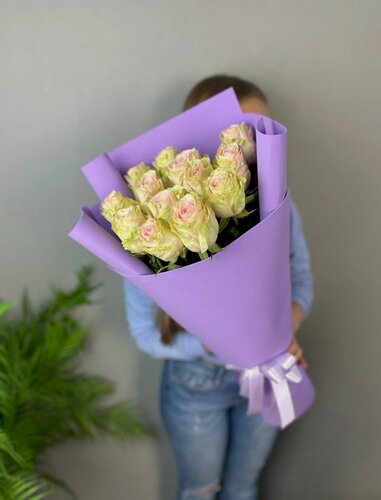 Изображение товара Букет цветов из 13 розовых роз в упаковке высотой 60 см BOTANIQUE FLOWER, букет живых цветов для любимой