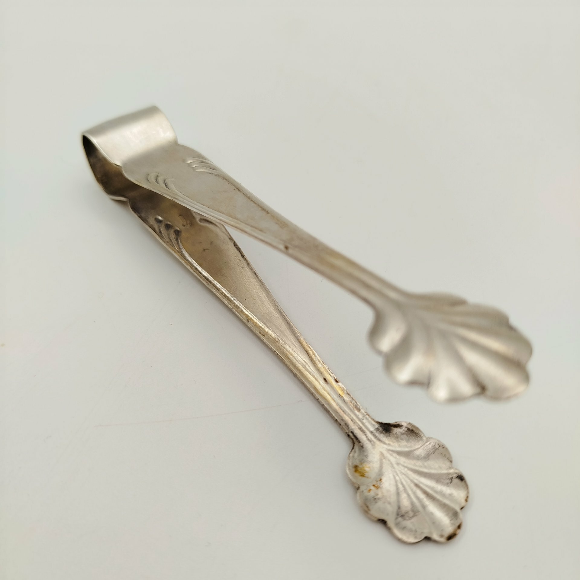 Щипцы для сахара с рельефным декором, мНЦ (медь-никель-цинк)