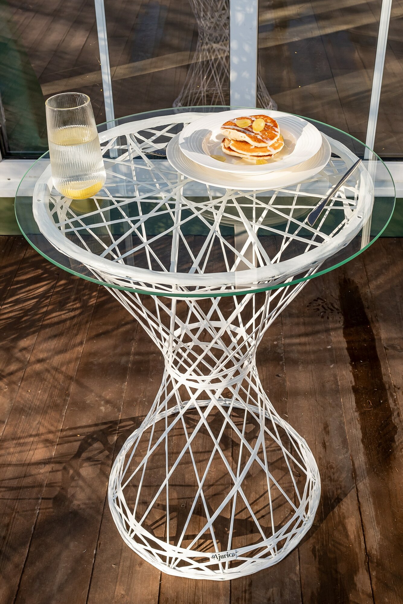 Стол Ajurio, плетеный каркас, круглый, закаленное стекло, белый, 54х54х74 см