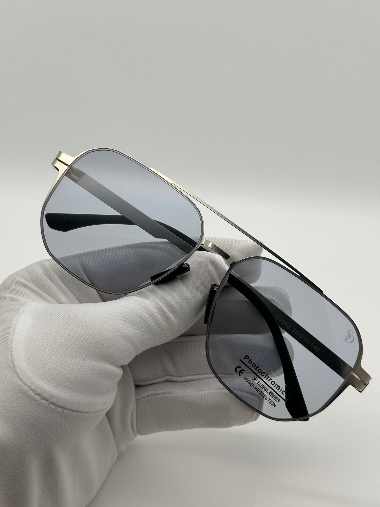 SANDARIO HAMILYON — Данные очки оснащены фотохромными линзами которые автоматически меняют цвет