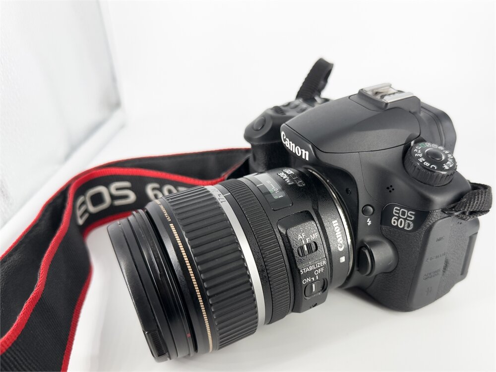 Фотоаппарат Canon EOS 60D Kit EF-S 18-55mm f/3.5-5.6 IS, черный