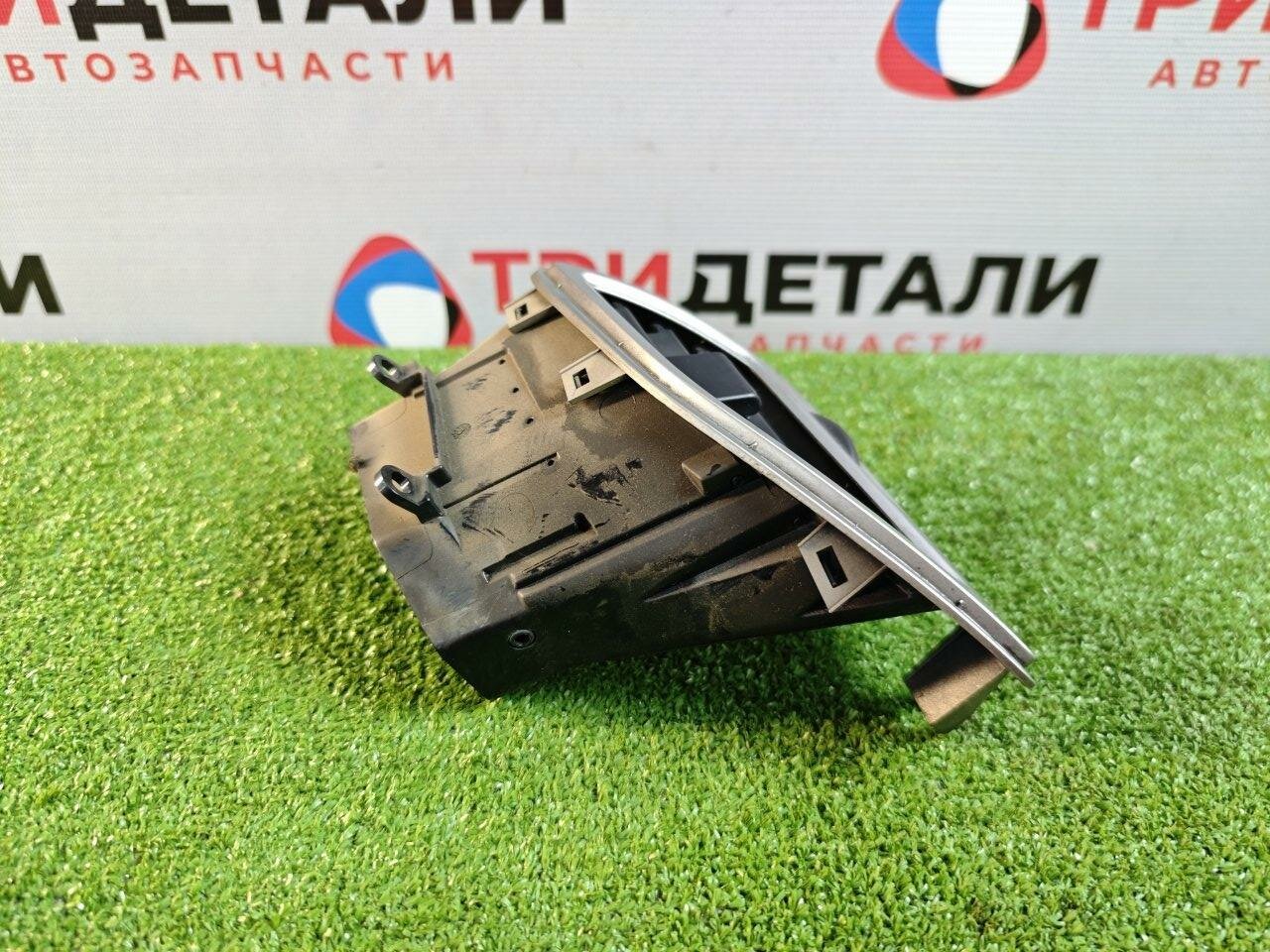 Дефлектор воздушный Лада Веста 1.8 21179 2018 перед. прав. (б/у)