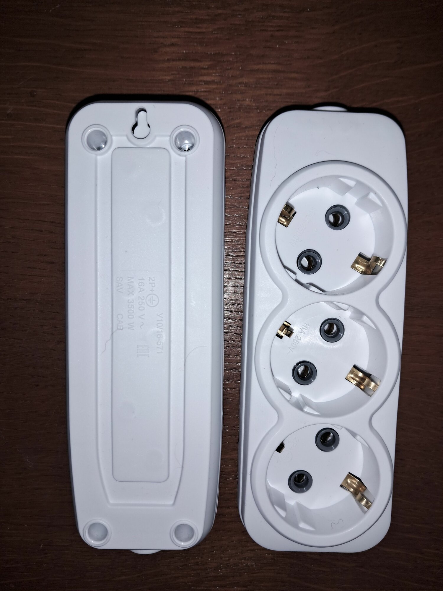 2 Розетки (комплект) 3 гнезда с заземлением, белые, 16 Ампер, 3600 Ватт, 220 вольт