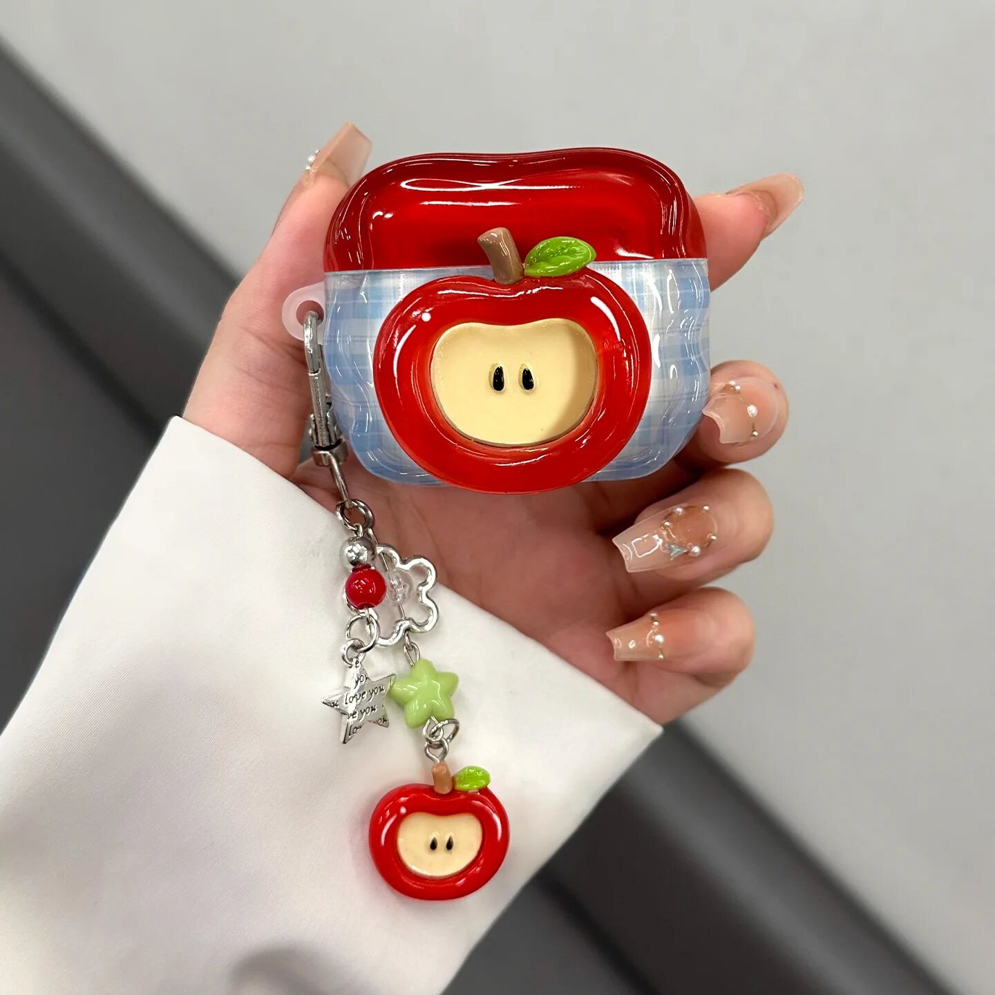 Чехол для AirPods 4 Яблоко, красный