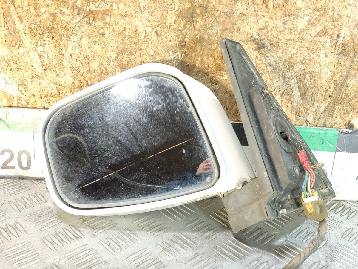 Зеркало левое MITSUBISHI Pajero 1999-2005 MR609231