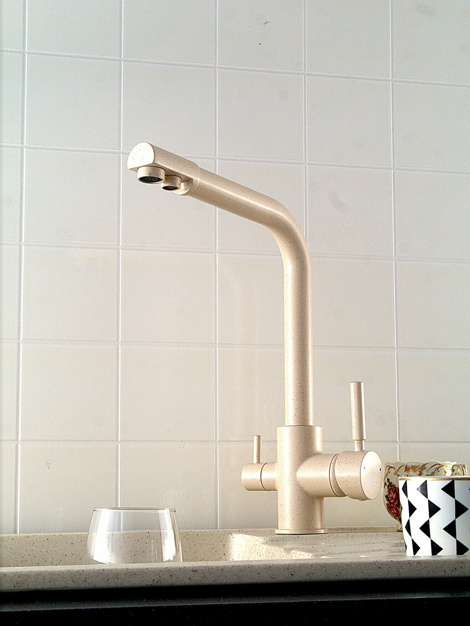 Смеситель кухонный Diadonna, латунь, бежевый, поворотный излив