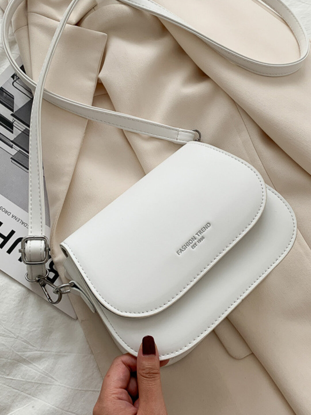 Ремень для сумки барсетка  jhg, фактура лаковая, матовая, перфорированная, белый, — фото 1