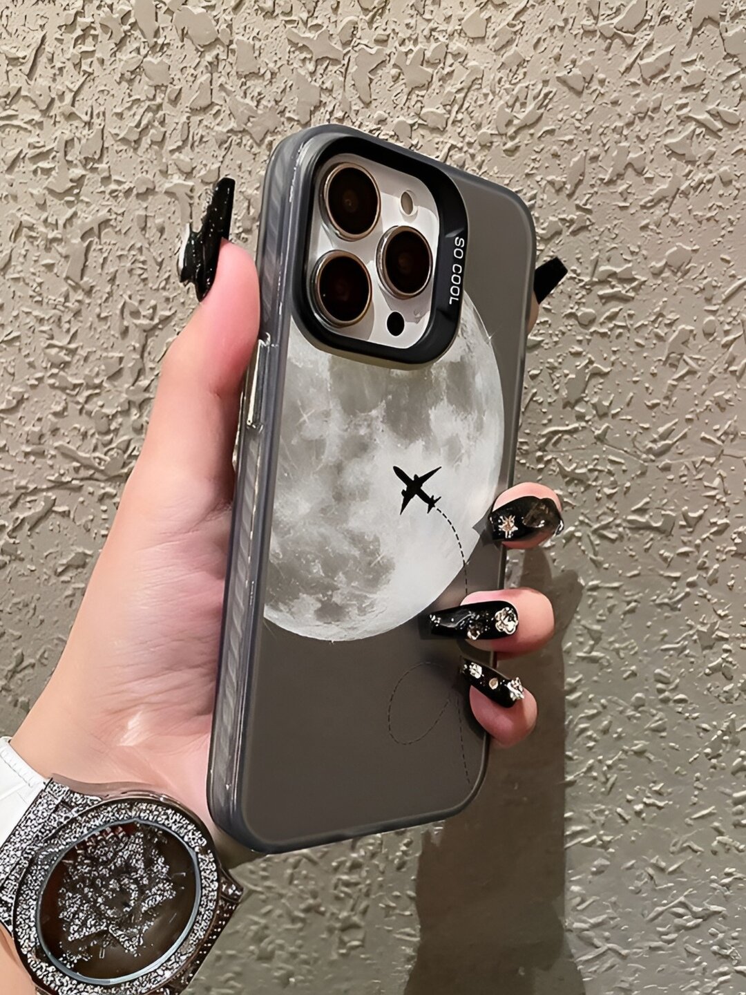 Чехол для iPhone 15 / 16 Pro Max – стильный дизайн, прочная защита — фото 1