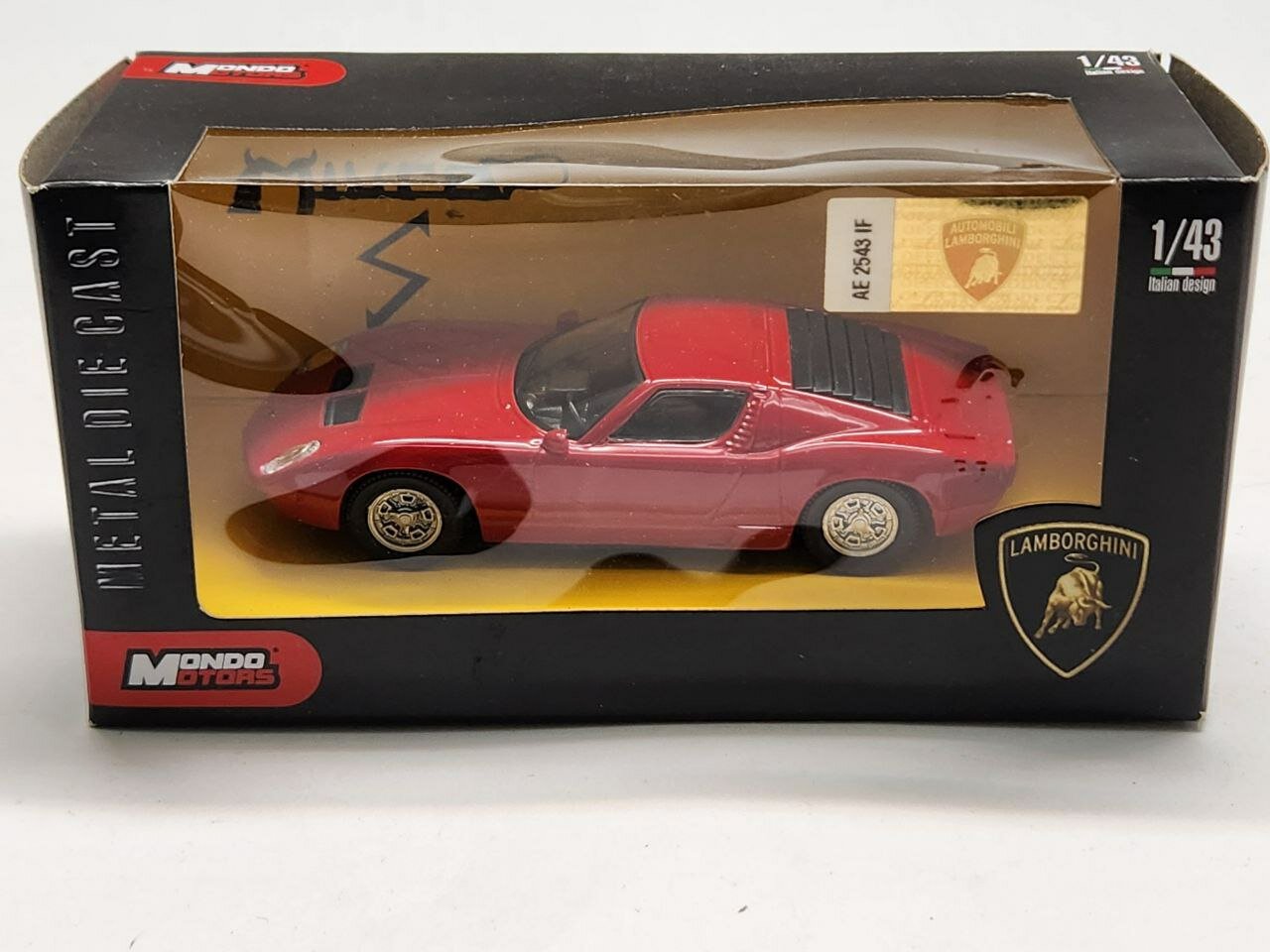 Модель автомобиля Lamborghini miura новая в коробке Mondo motors1:43