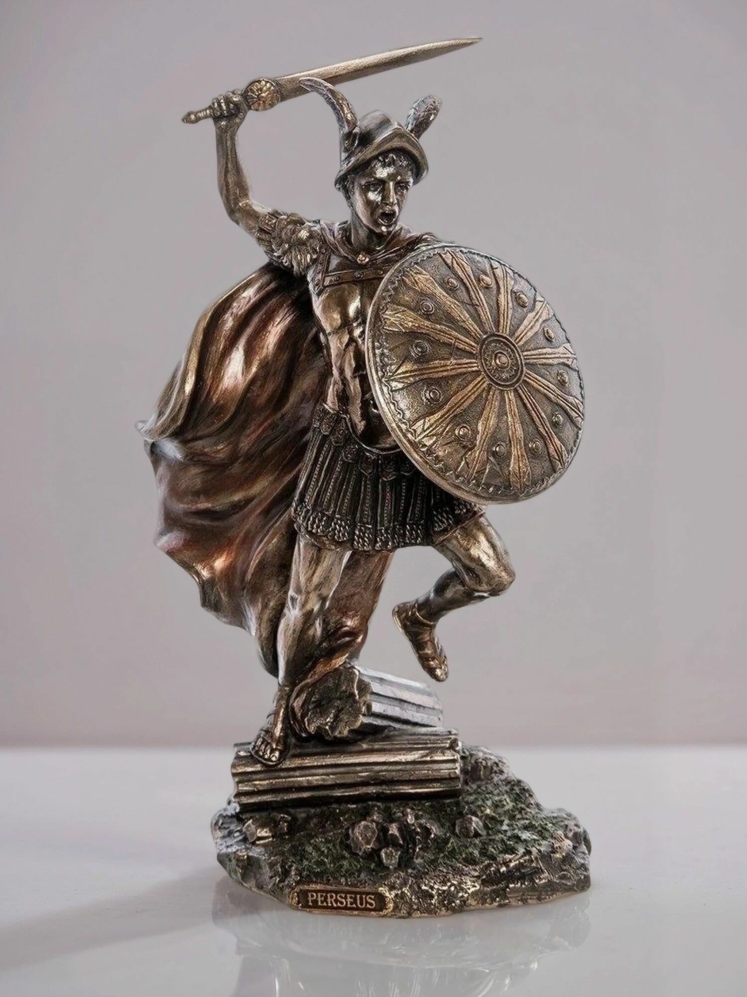 Статуэтка Персей, размер 26*14*12см, материал полистоун, цвет бронзовый — фото 1