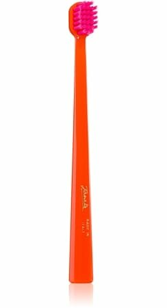 Зубная щетка Janeke Toothbrush Medium, средняя жесткость, 1 шт