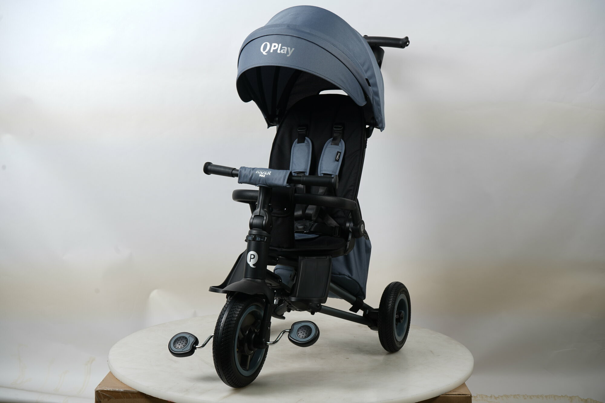 Велосипед трехколесный детский с ручкой Rider Max, цвет серый