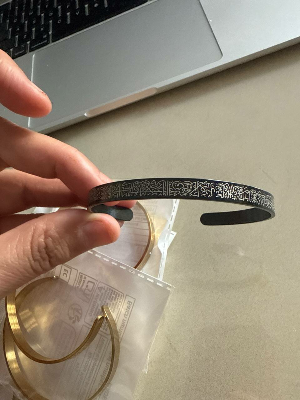 Жесткий браслет, агат синтетический