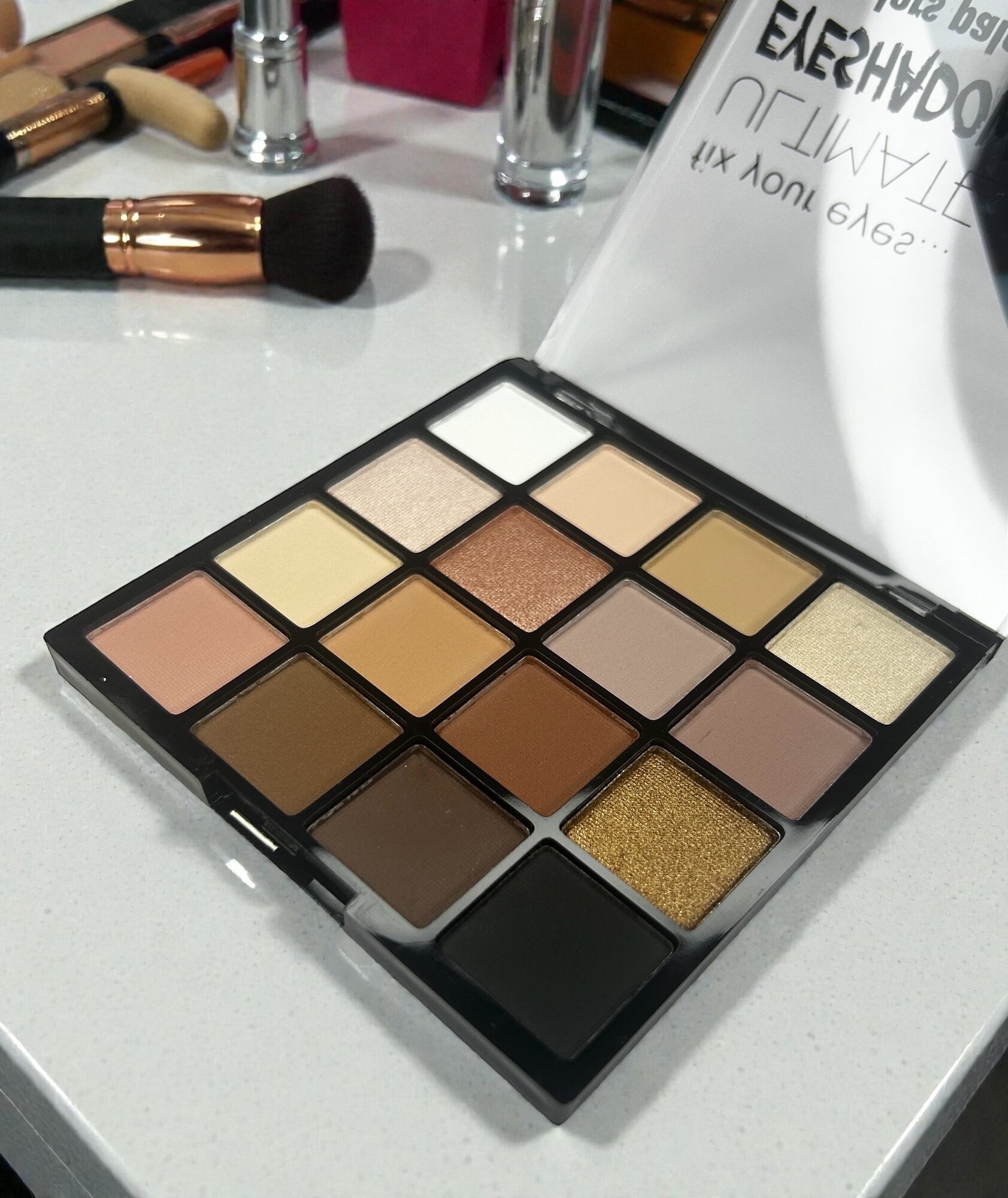 Тени CHANEL Les 4 Ombres Boutons 2 г | лимитированные с культовым