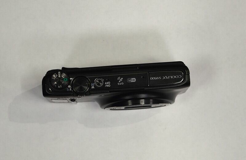 Nikon Coolpix S9500 Silver Цифровой компактный фотоаппарат
