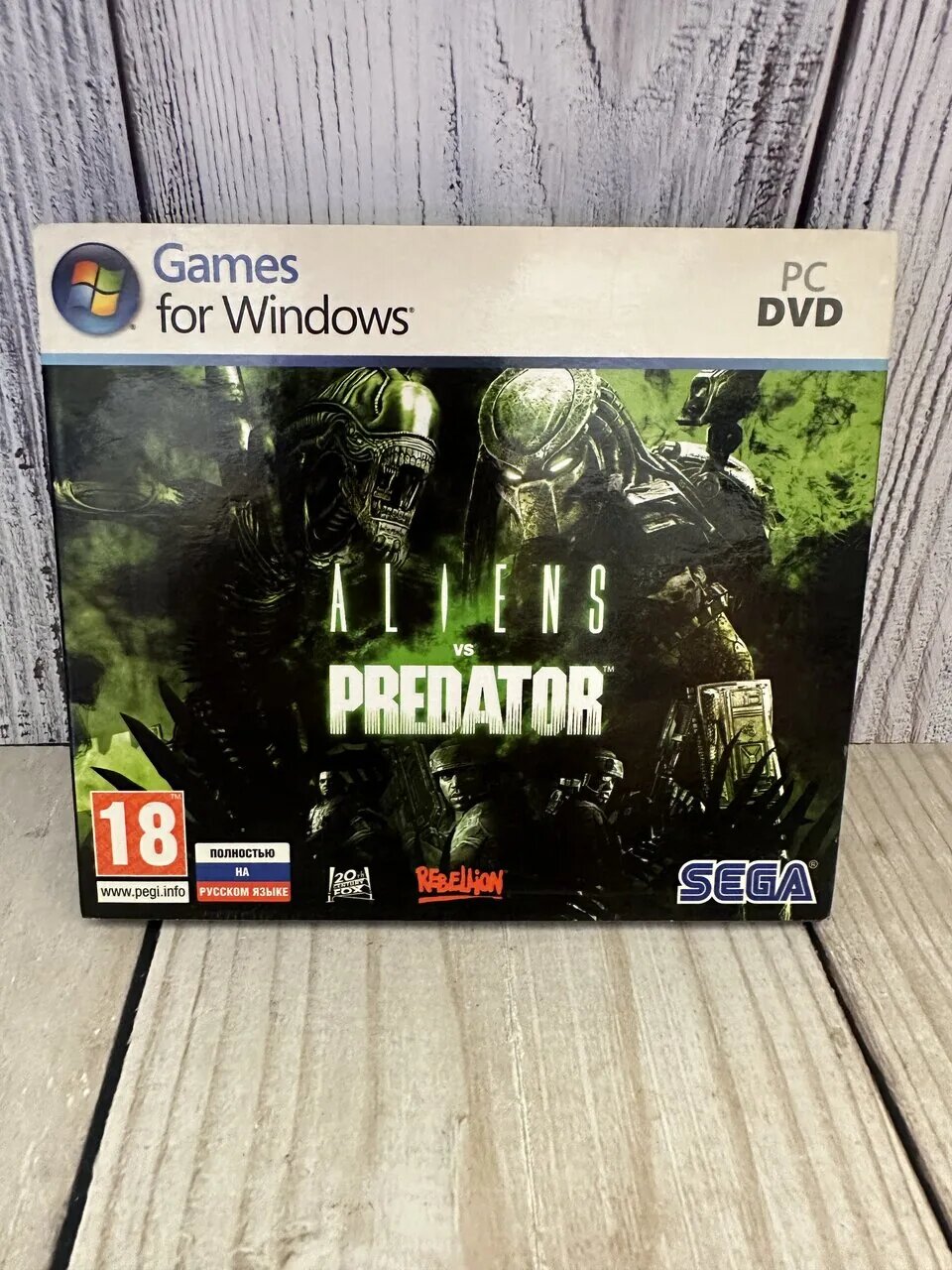 Диск с игрой Aliens Vs Predator (русская версия) для пк лицензия