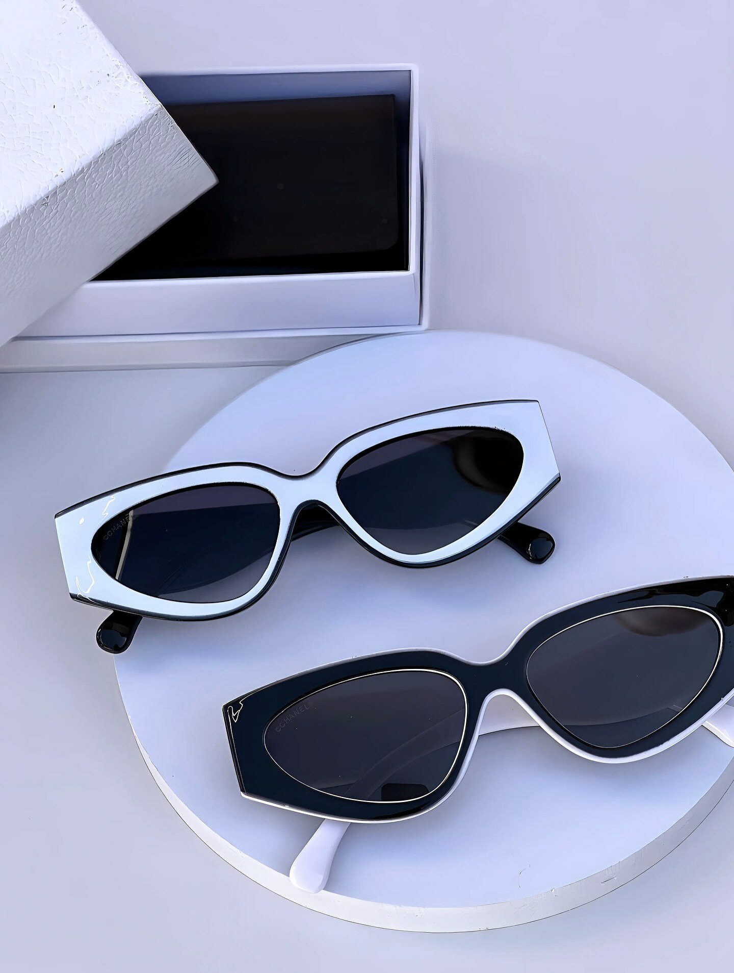 Солнцезащитные очки Chanel, белый — фото 1