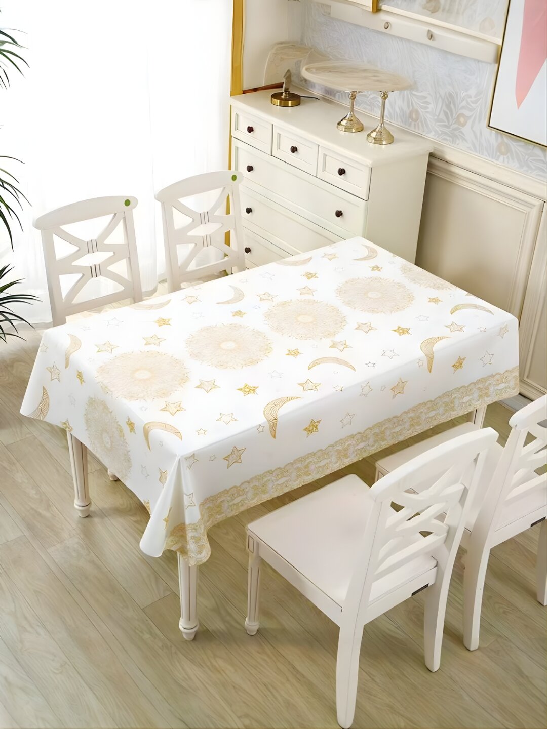 Декоративная скатерть из ткани для кухни и столовой