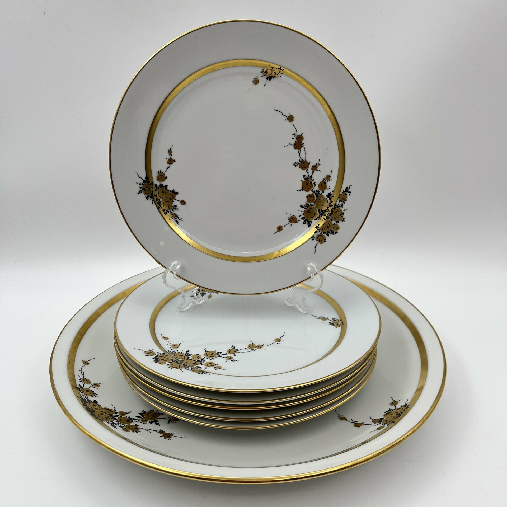 Набор десертных тарелок с блюдом на 6 персон, украшенный цветочным декором