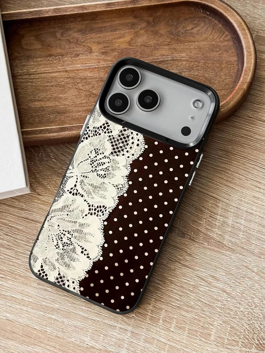 Чехол на iPhone 17 Pro кружева