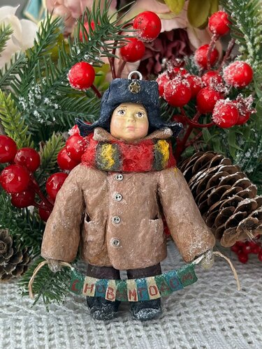 Изображение товара Игрушка из ваты, ёлочное украшение. «Мальчик с гирляндой». Ручная работа.