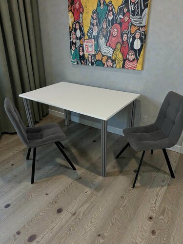 Изображение товара Дизайнерский стол обеденный/ цвет столешницы Белый, 130*80 см. Ножки серый хром.