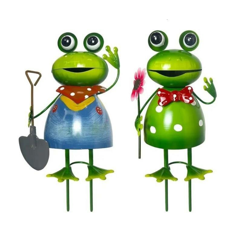 Скульптуры лягушек для сада