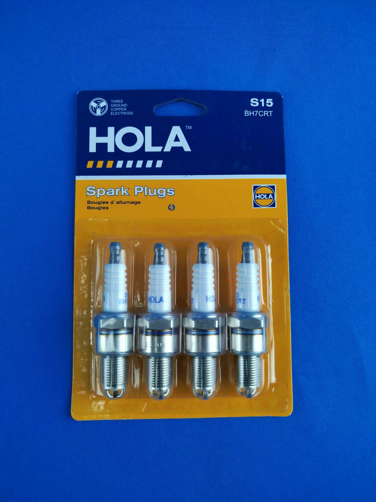 Свечи зажигания "HOLA" для автомобилей ВАЗ 2108-10карб. бесконт. система зажигания