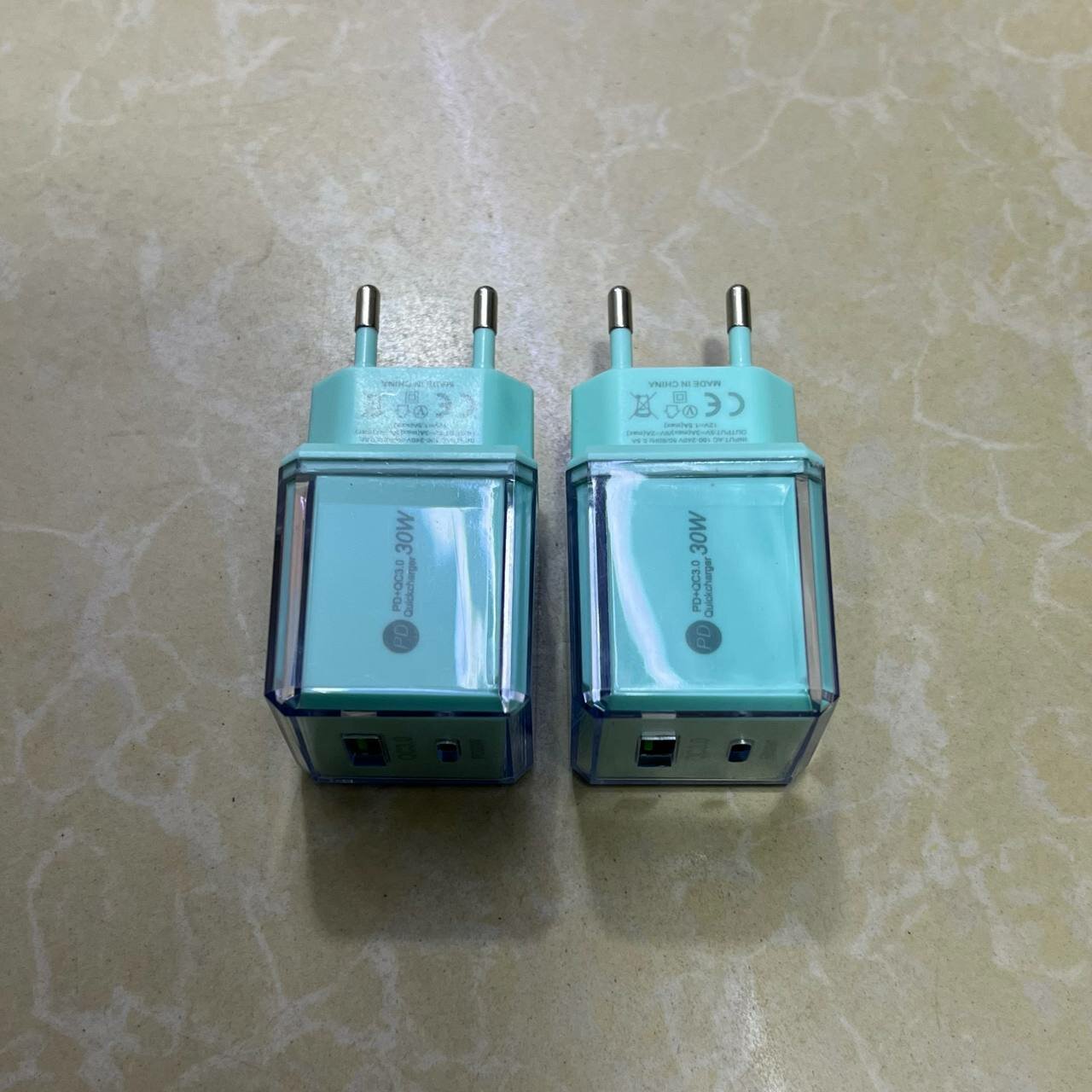 Сетевое зарядное устройство 30W, USB-C PD + USB-A QC 3.0, быстрая зарядка, мятное