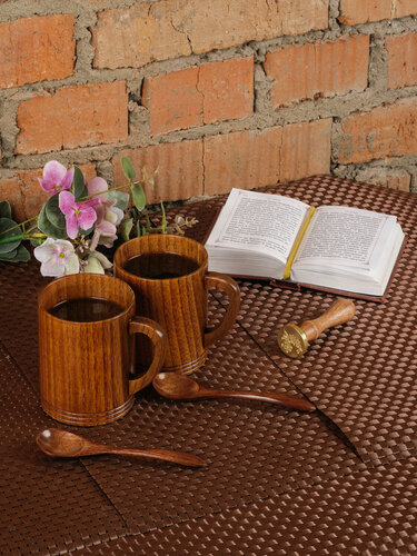 Изображение товара Кружка - чашка с чайной ложкой Mirus Group - 4 предмета из натурального дерева, объёмом 250 мл