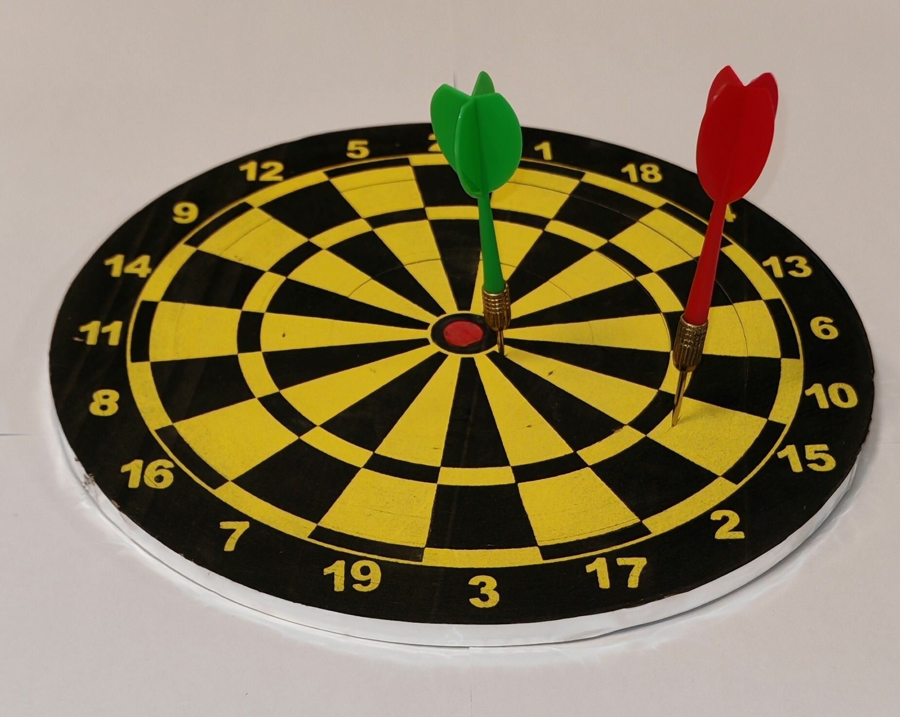 Дартс с дротиками D-25 см