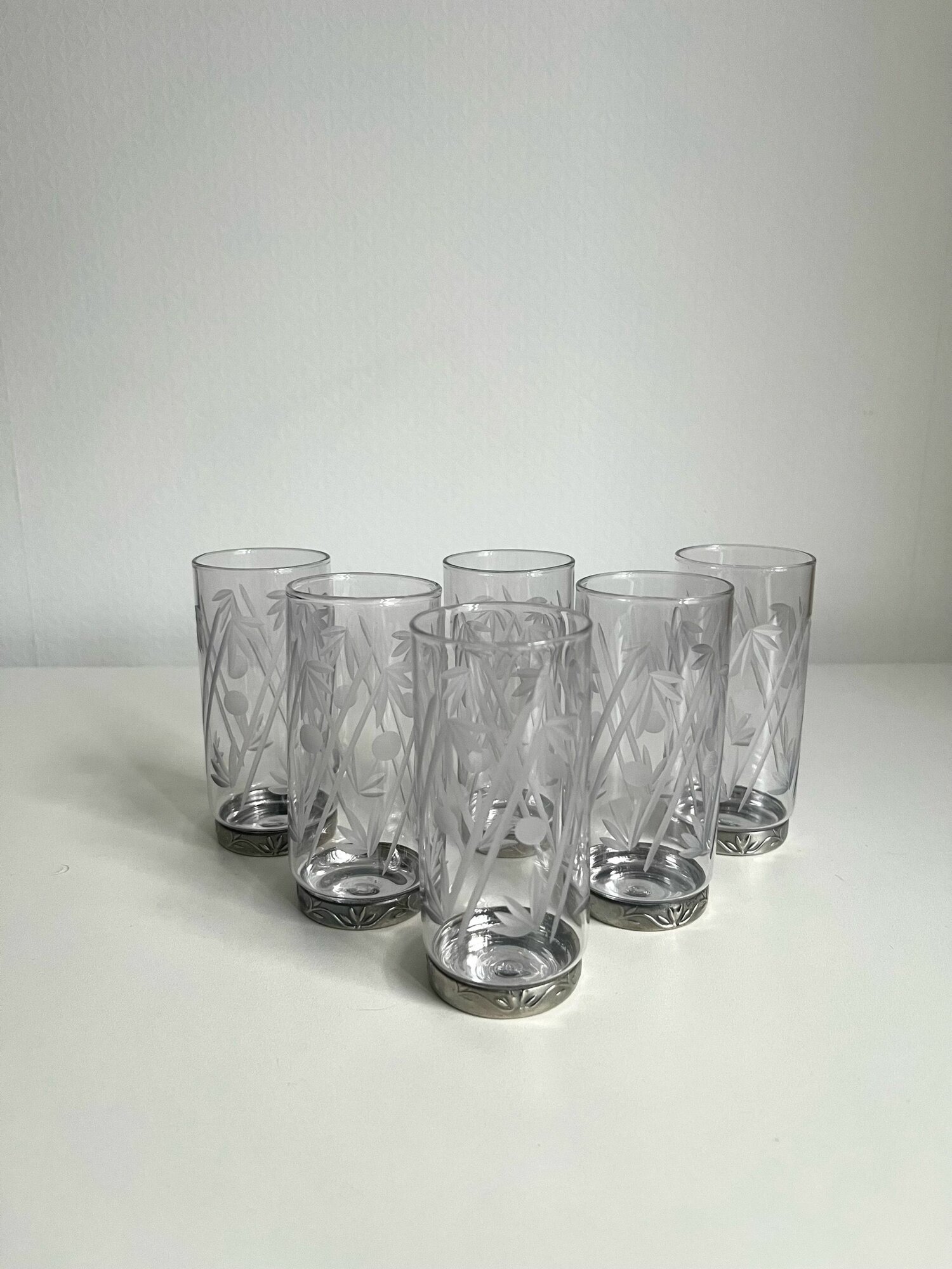 Набор стопок. 6 штук. СССР. Стекло. Ободок мельхиор. Высота: 9.5 см. Ленинградское объединение "Светлана"