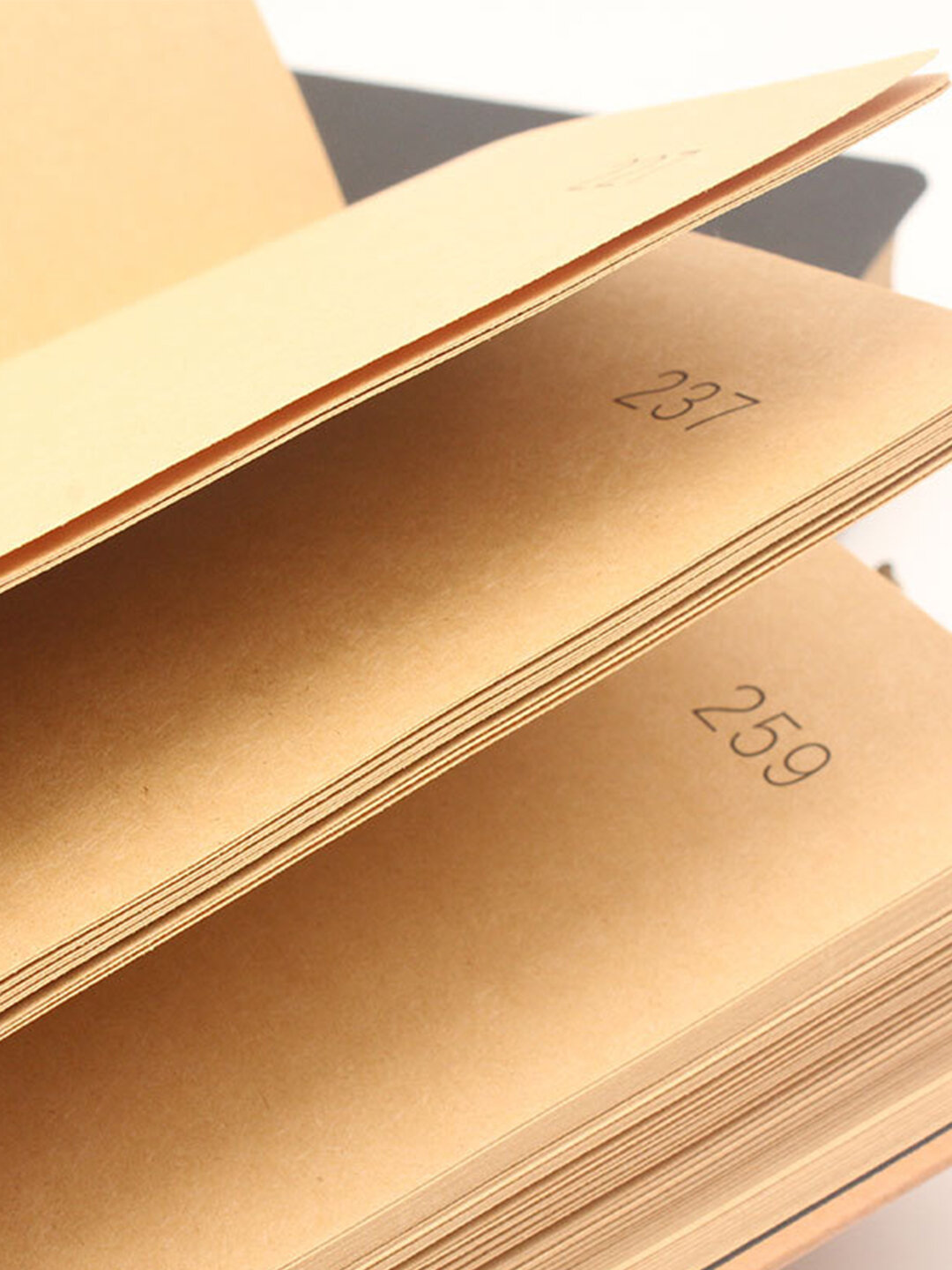 Ежедневник "Блокнот", полудатированный, А5, твердый переплет, с замком, черный, 2026 г — фото 1