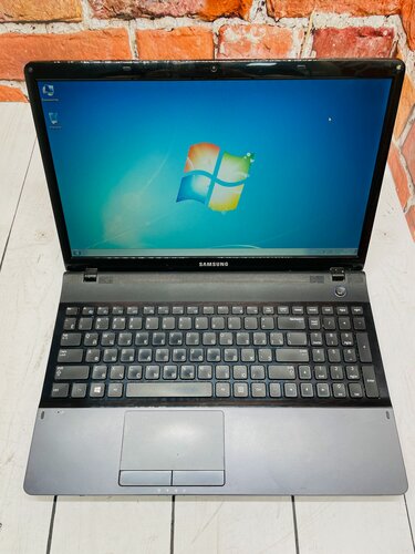 Изображение товара Игровой ноутбук 15,6, Samsung 305E, AMD A4 3300m, 4 Gb DDR3, 750 Gb HDD, AMD Radeon HD 6400m