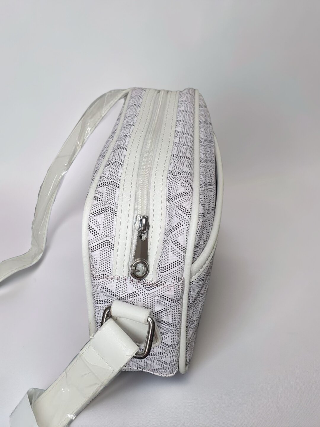 Сумка кросс-боди  Сумка кросс-боди, фактура матовая, белый, — фото 1