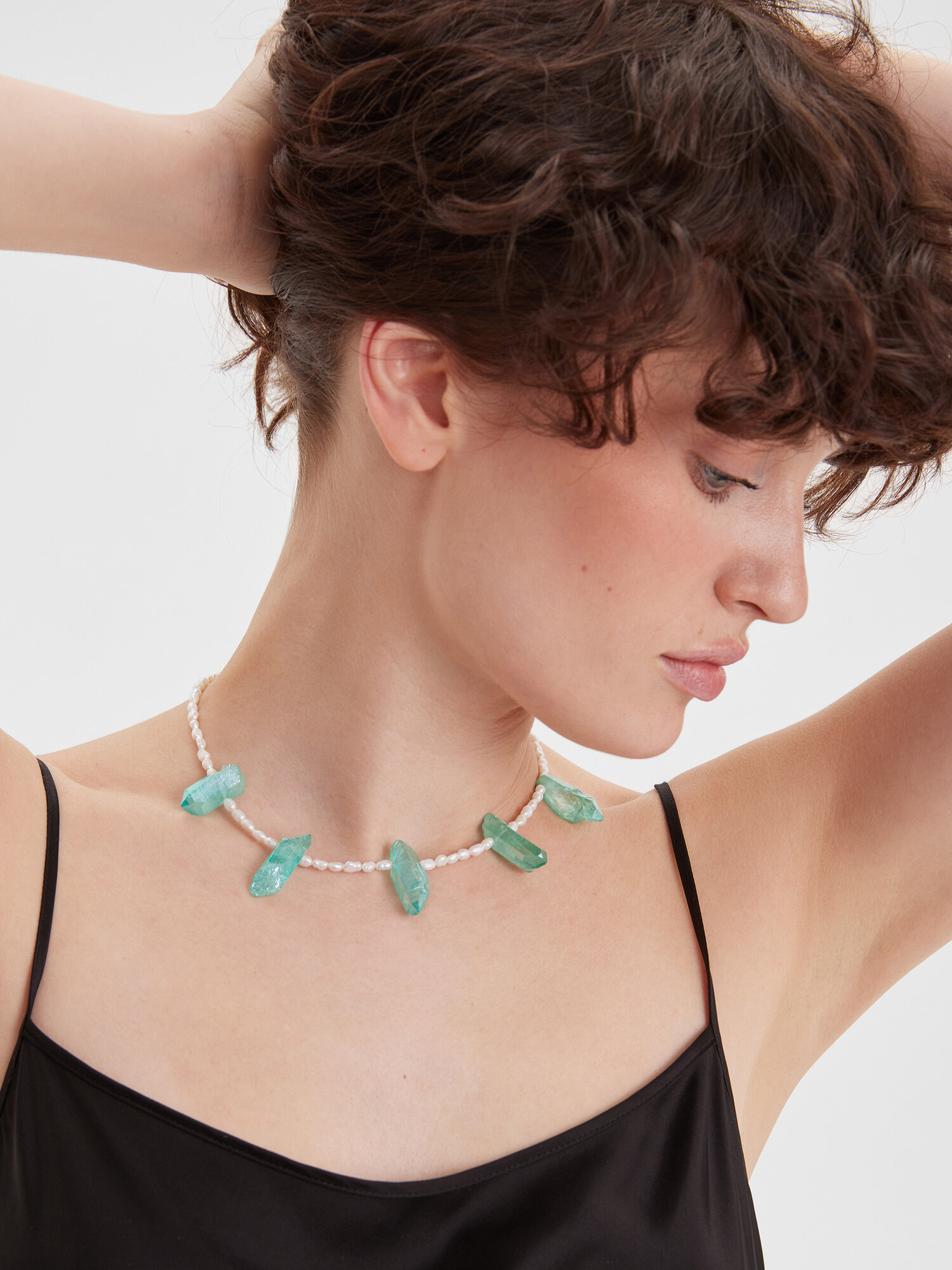 Колье SIRENE, жемчуг пресноводный, горный хрусталь, перламутр, длина 38 см, белый — фото 1