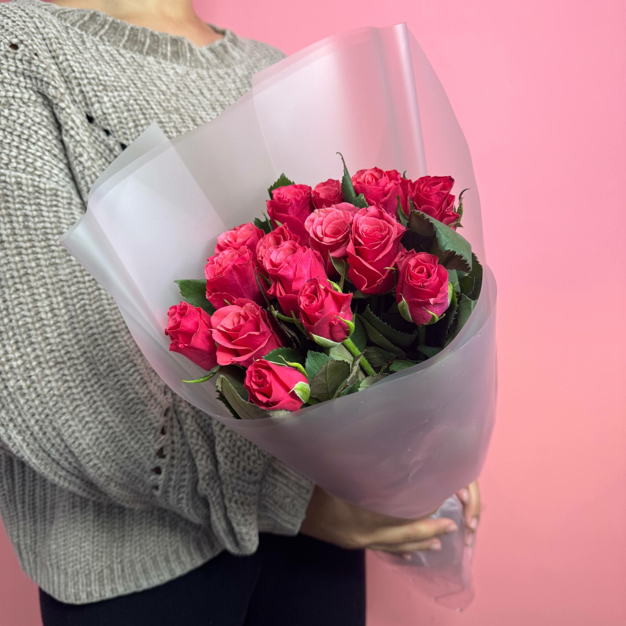 Букет из 15 голландских роз Такази