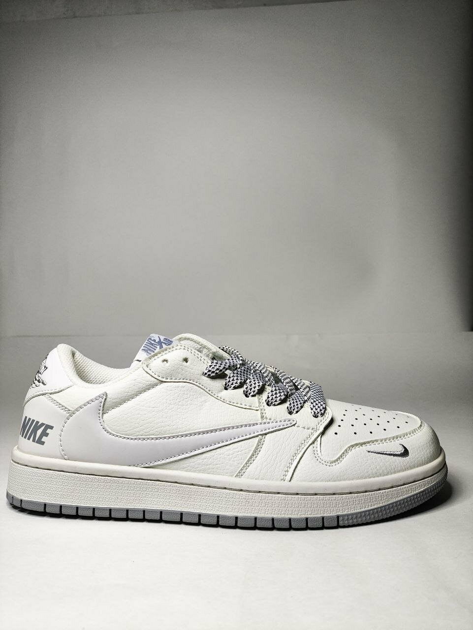 Кроссовки nike travis scott