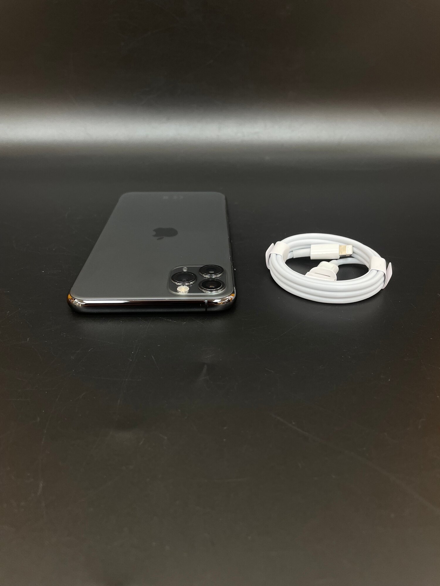 Смартфон Apple iPhone 11 Pro Max 512 ГБ, nano SIM+eSIM, серый космос — фото 1