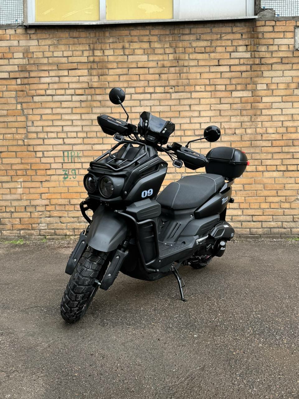 Скутер Tank Tezza 180 куб. см бензиновый электростартер вариатор