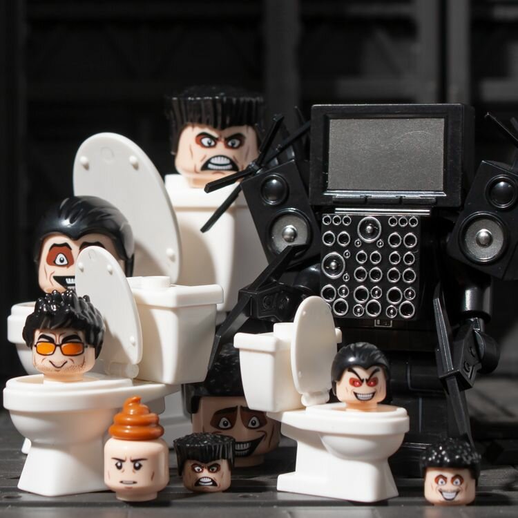 Комплект строительных блоков с элементами Toilet Man 4 товара