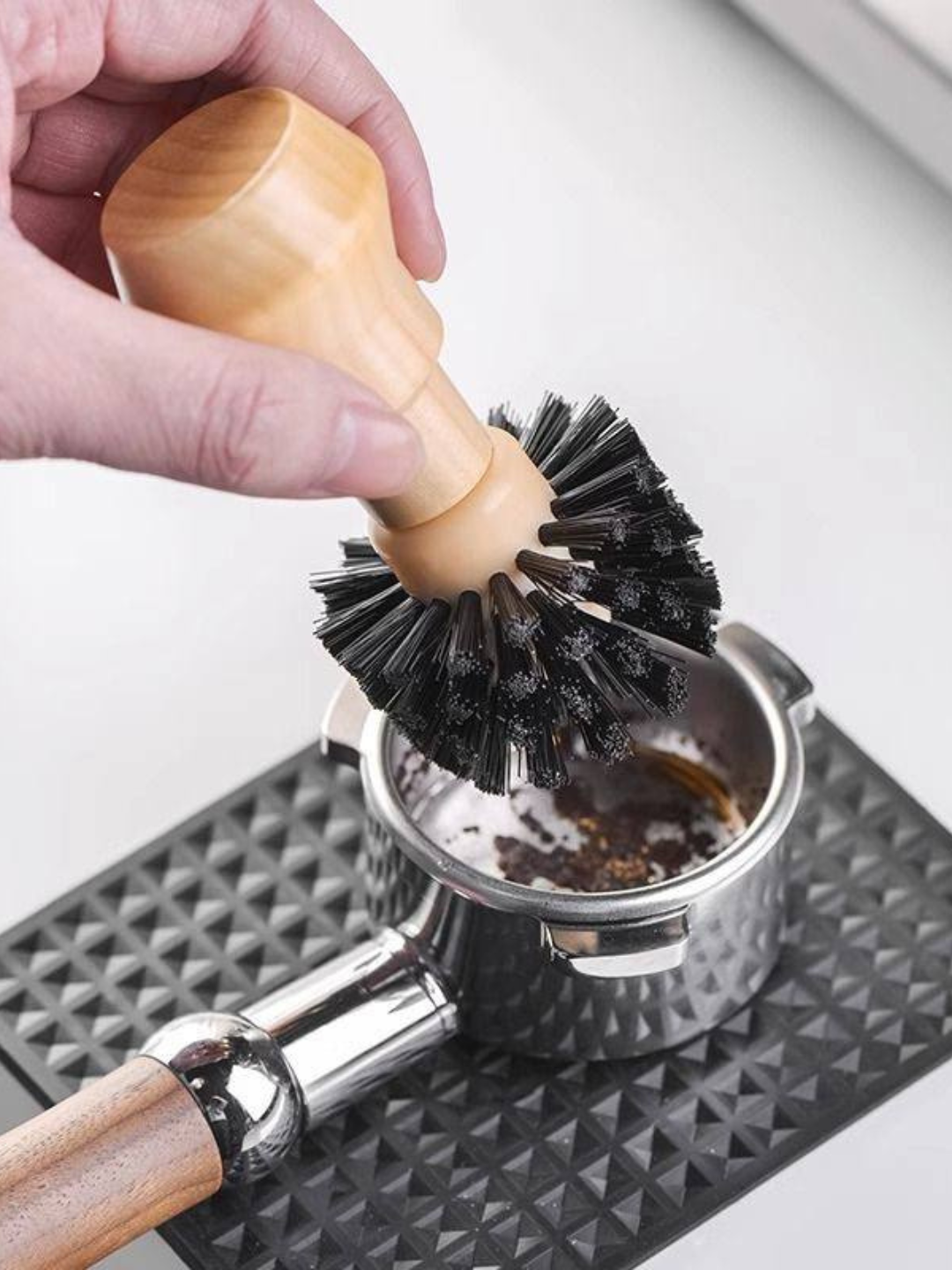 Barista Scrub Natural – щётка для кофемашины с деревянной ручкой