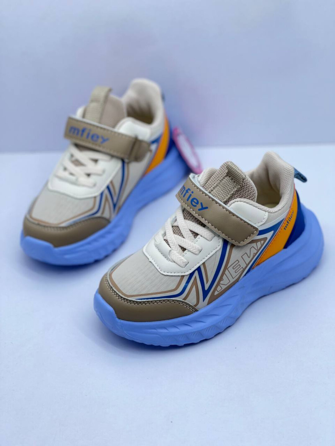 Кроссовки Кроссовки