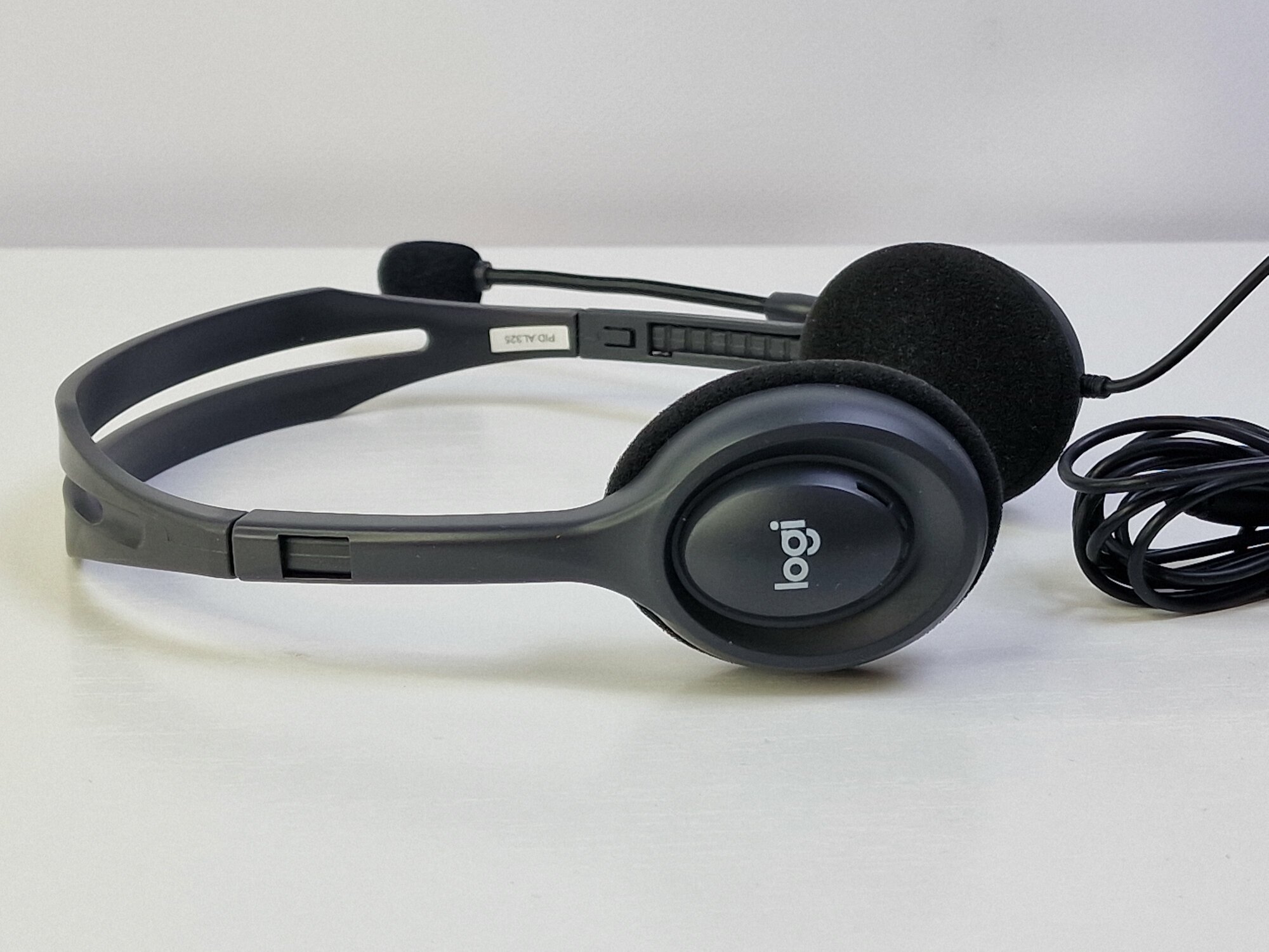 Logitech Гарнитура Logitech H110 (2 x 3.5мм, кабель 1.8м) (M/N: A-00021) — фото 1