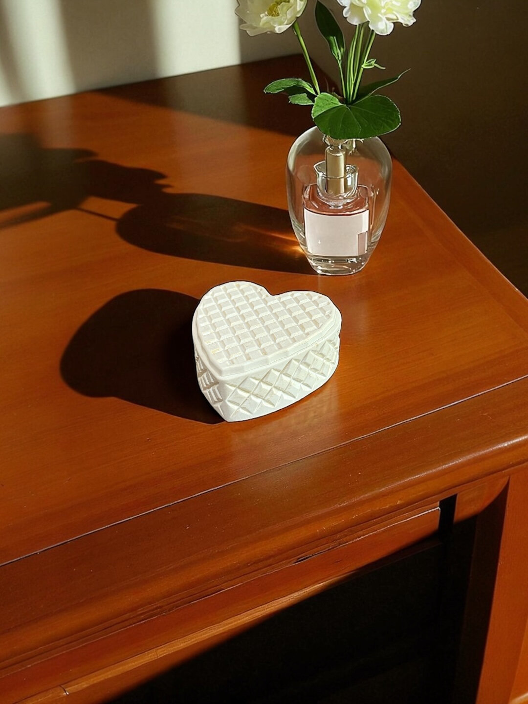 Декоративная арома-свеча Любовь, 8*8*3 см - Белый — фото 1