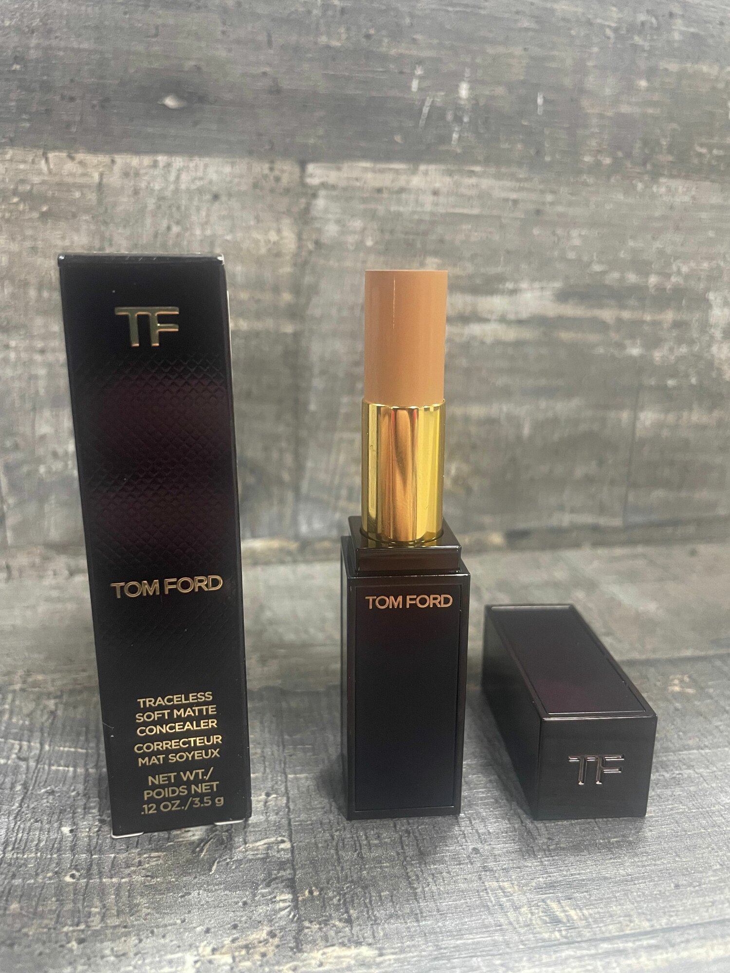 Tom Ford Traceless Soft Matte Concealer Консилер c матовым покрытием 5W0 Tan. 3.5г. Япония