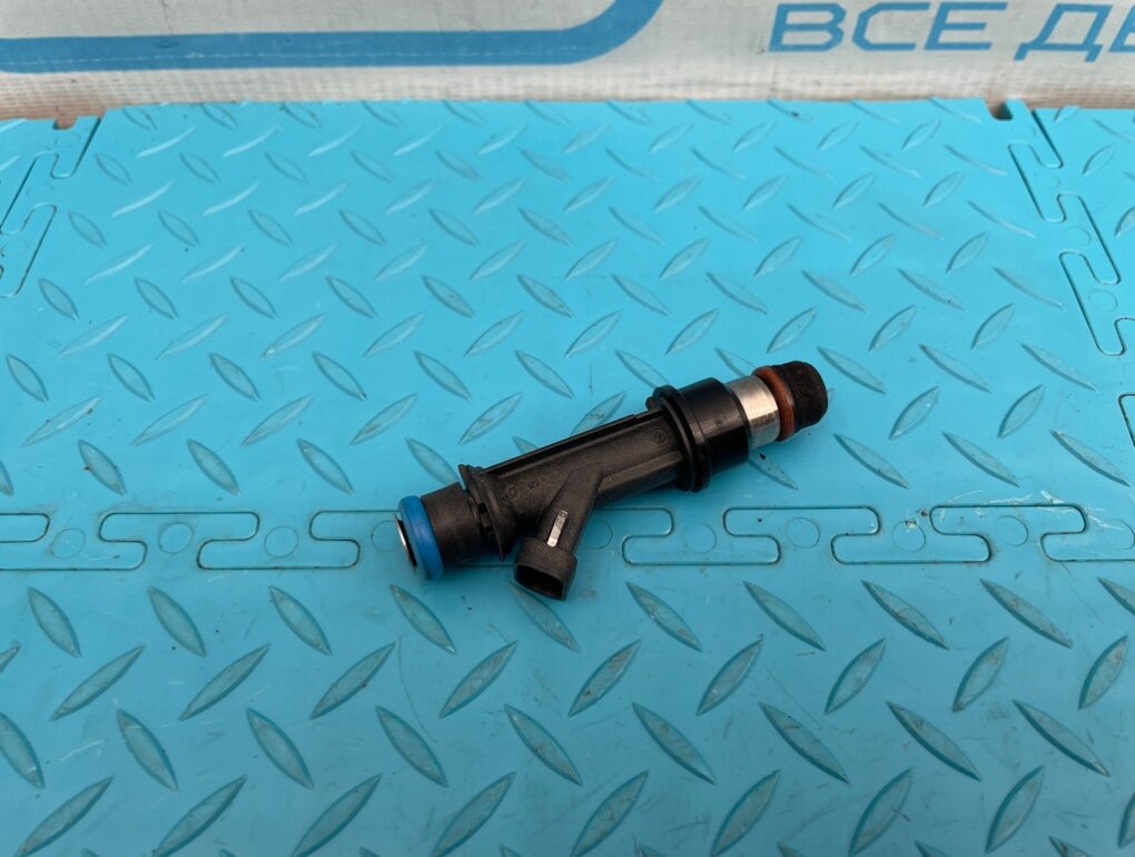 Форсунка топливная Hummer H3 2006 GMT345 L52 3.5 OEM 12589465