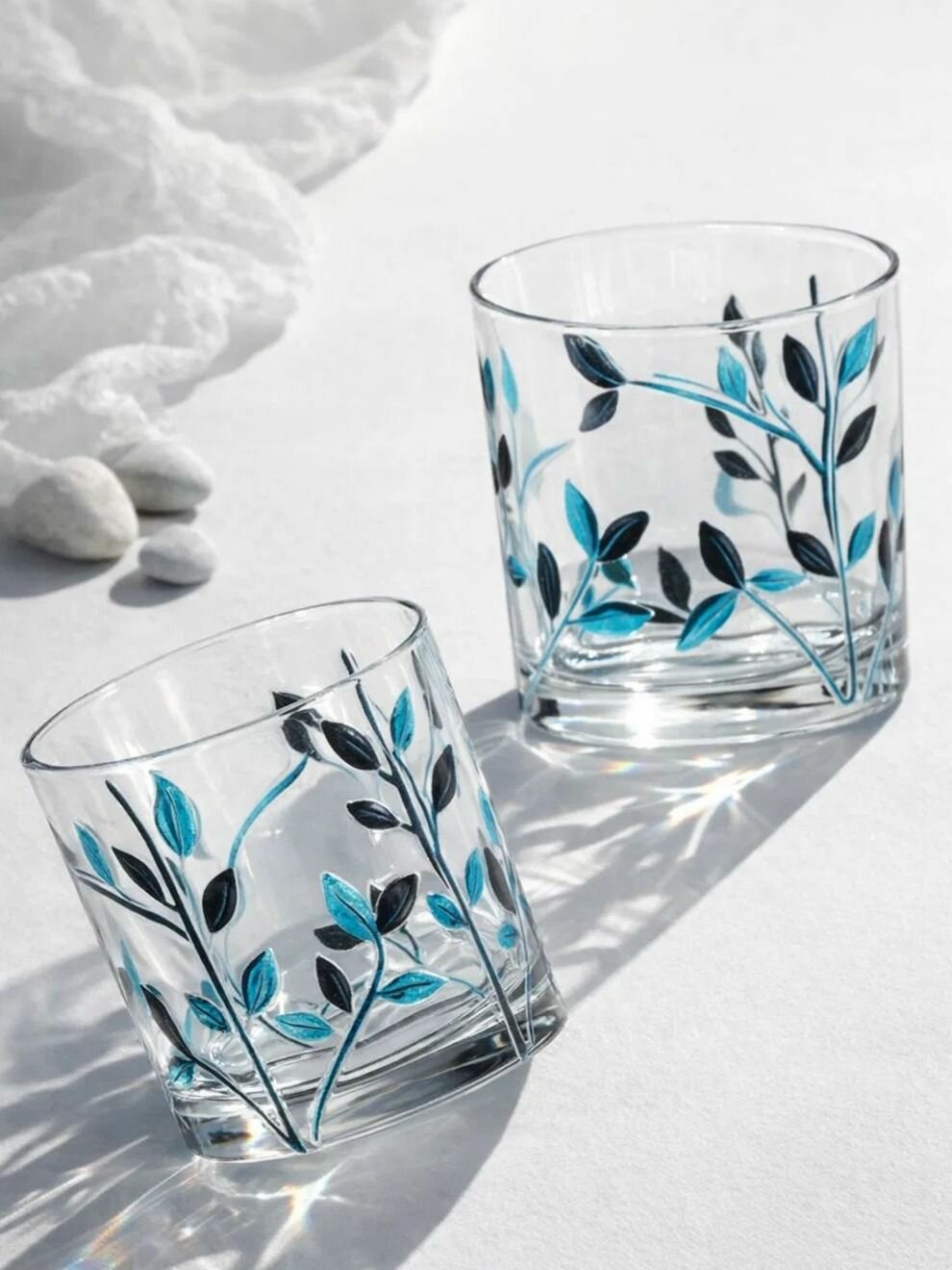 Набор стаканов цветных, листья черные 2 шт, 280 мл, с рисунком. Коробка подходит для подарка.