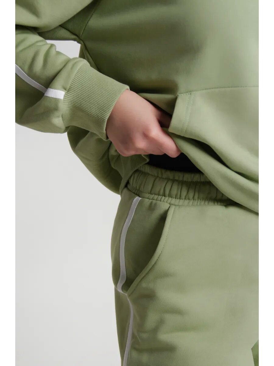 Костюм спортивный  Весна-Лето 2025 размер L зеленый